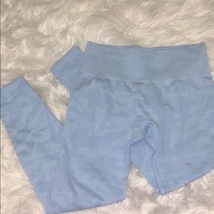 Icy blue camo seamless NVGTN leggings